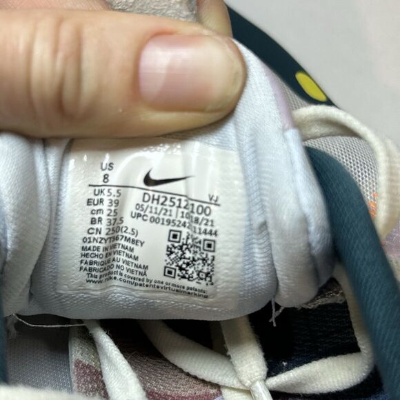 Nike React Escape Run Dh2512-100 Summit White Regal Pink Women’s size 8 - Picture 8 of 8